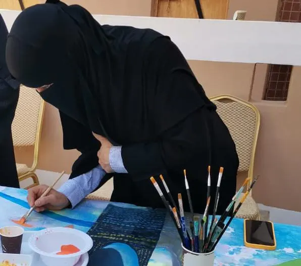من تاروت.. نظير مشاركتها في فعاليات رسم لوحة المحبة والسلام بمحافظة شقراء.. دار التربية الاجتماعية تكرم «كفاح الدخيل»