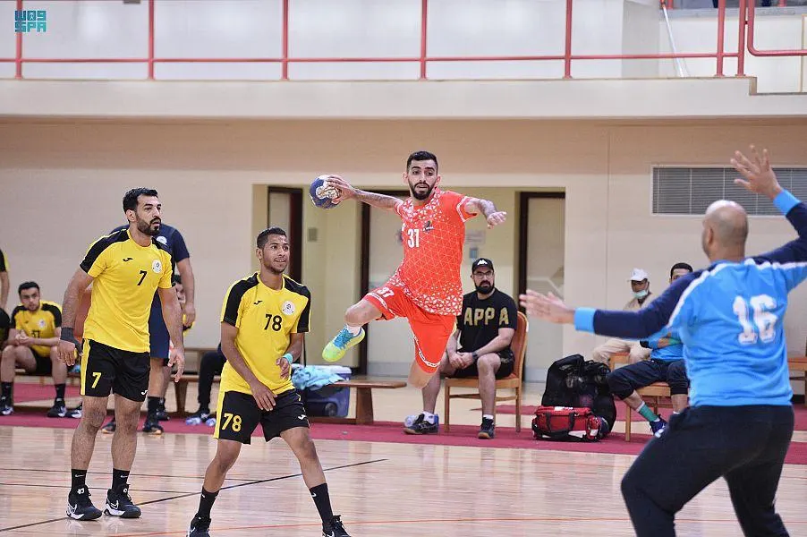 الخليج يتصدر دوري كرة اليد بفارق الأهداف عن مضر والنور