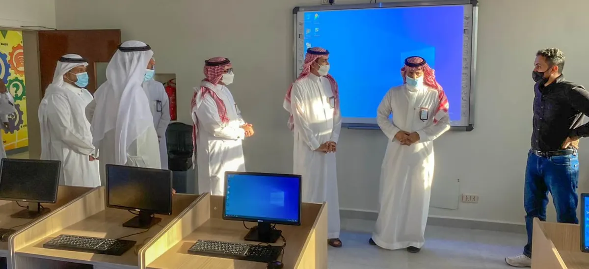 مدير عام تعليم الشرقية يتفقّد استعدادات مكتب القطيف لاختبارات بيرلز PIRLS