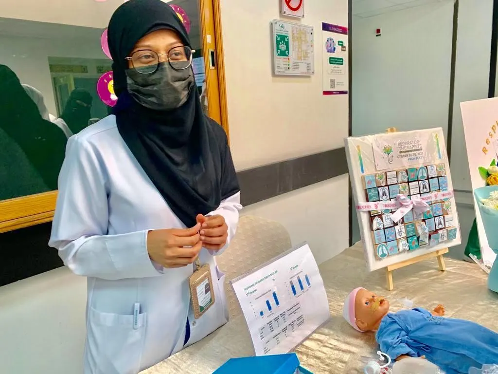 اختصاصية تنفسية: «وجودكم حسسني بالأمان» من المواقف التي أثرت في نفسي مع مريضة التهاب رئوي الحاد