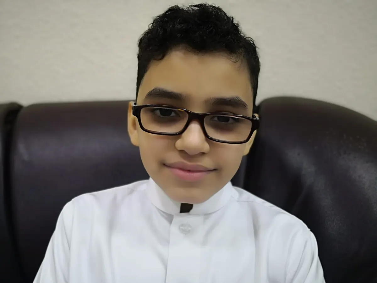 من صفوى.. نظير تحقيقه المركز الثالث في مسابقة حفظ القرآن والسنة النبوية.. التعليم يكرم «حسين آل أحمد»