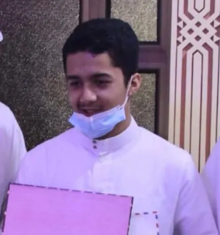 من صفوى.. لحفظه القرآن الكريم كاملًا.. مركز القرآن بأم الحمام يكرّم «السيد موسى السادة»