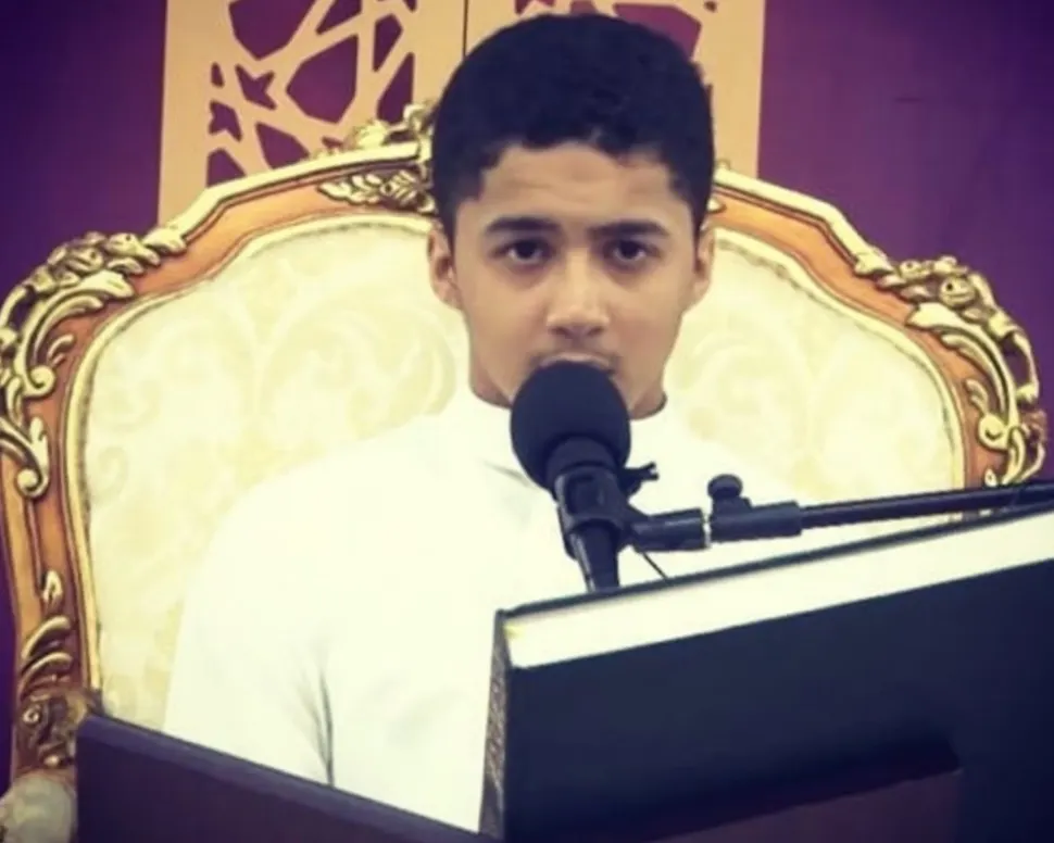 من صفوى.. في رحلة حفظه لكتاب الله.. السيد موسى السادة صغر سنه أبعده عن المراكز.. ودفع تذكرة انتسابه لتراتيل الفجر بـ«الحزب الـ60»