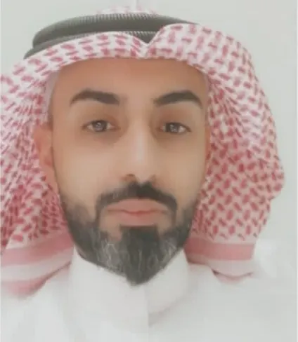 القطيف - الشاطئ.. محمد الجمري على السرير الأبيض