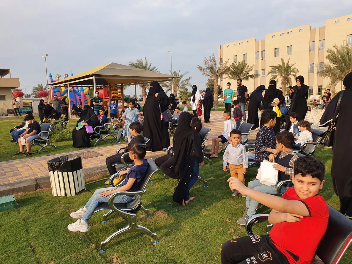 بالصور.. أطفال القطيف يحتفون بيومهم العالمي في فناء مستشفى الأمير محمد بن فهد