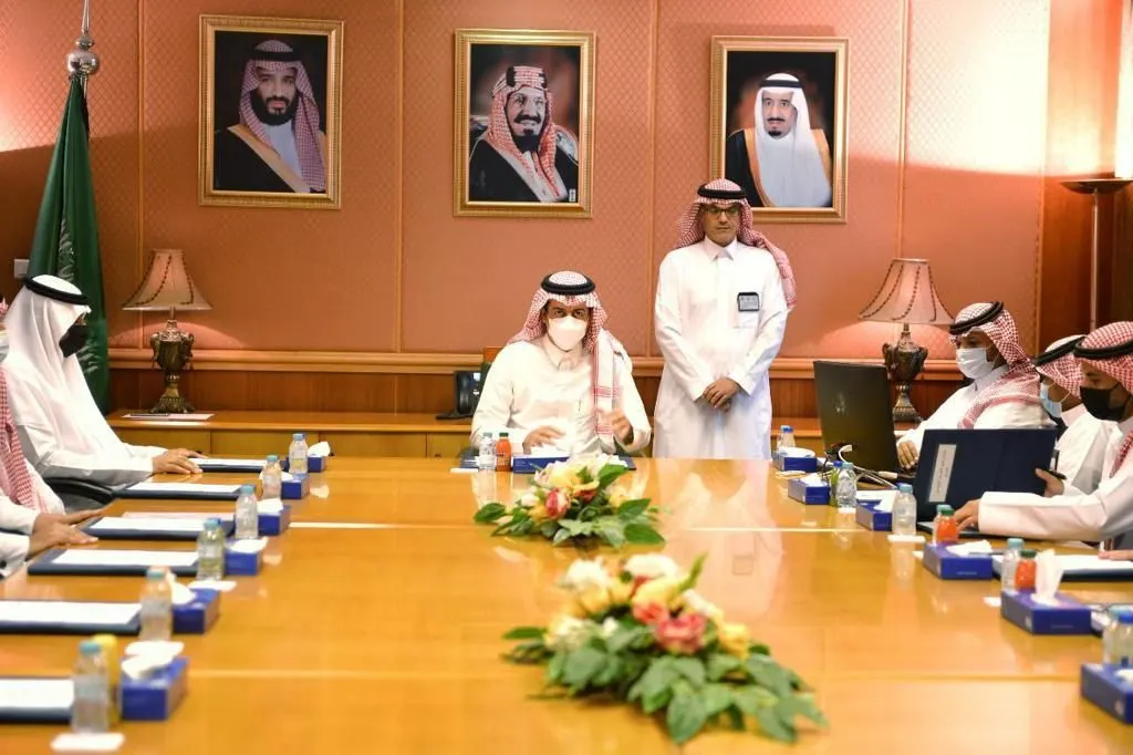 في لقائه بمركز أبحاث الثروة السمكية والصيادين بالقطيف.. آل خريف يؤكد على الارتقاء بسوق الأسماك وإطلاق المبادرات على مدار العام