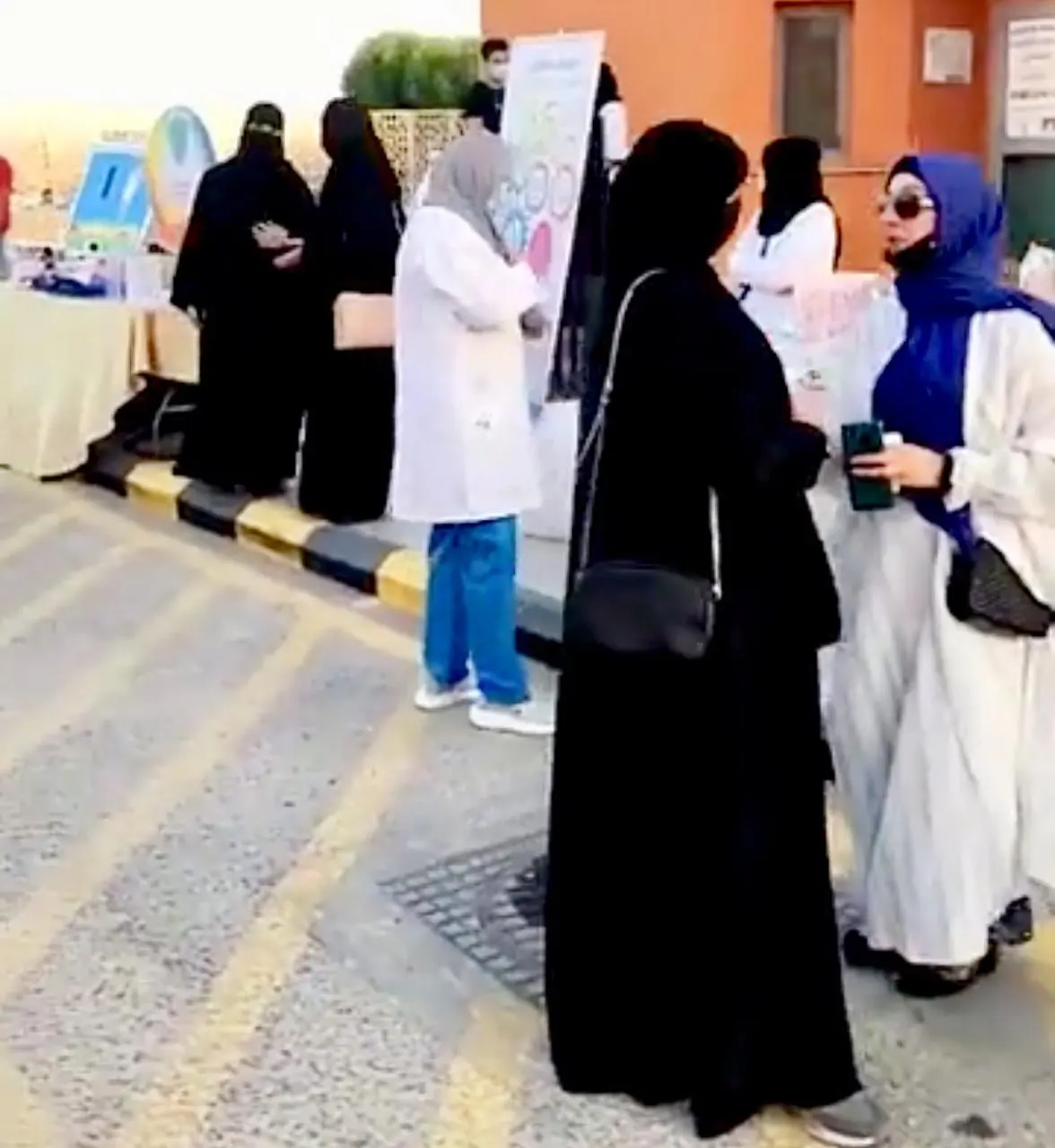 في فعالية تثقيفية.. صحي الأوجام يفتح نوافذه للتعريف بـ 15 خدمة.. و«أماني» تسهل الولادة الطبيعية
