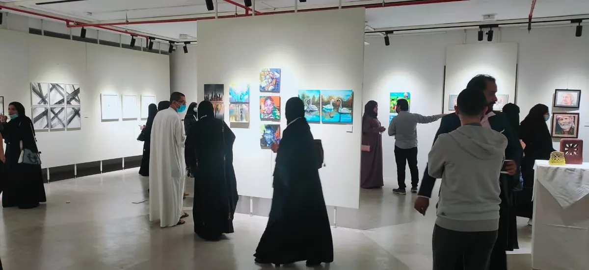 القطيف.. 64 فنانًا يعلقون 168 لوحةً تشكيلية و3 مجسمات في «روازن»