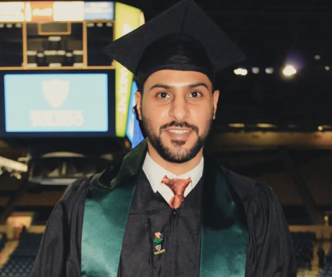 من العوامية.. جامعة توليدو بولاية أوهايو تمنح «محمد اللباد» بكالوريوس التسويق
