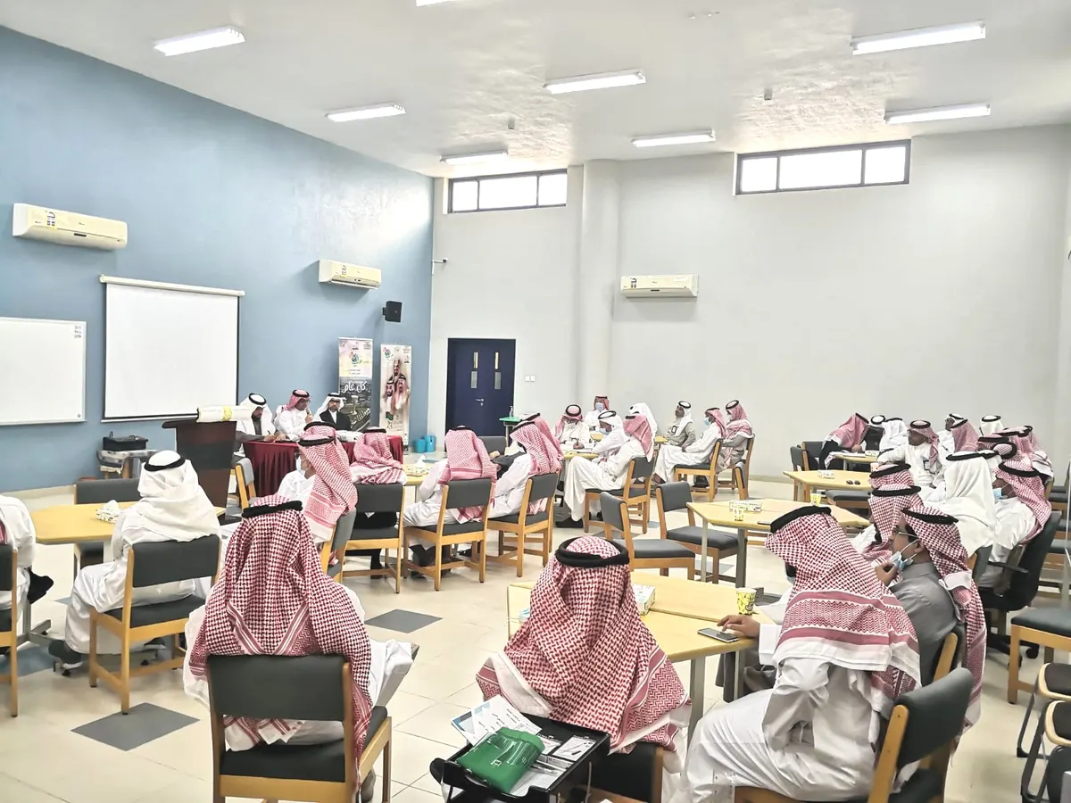 «تعليم القطيف» يبحث تحسين مؤشرات الأداء وتجويد المخرجات مع المشرفين التربويين