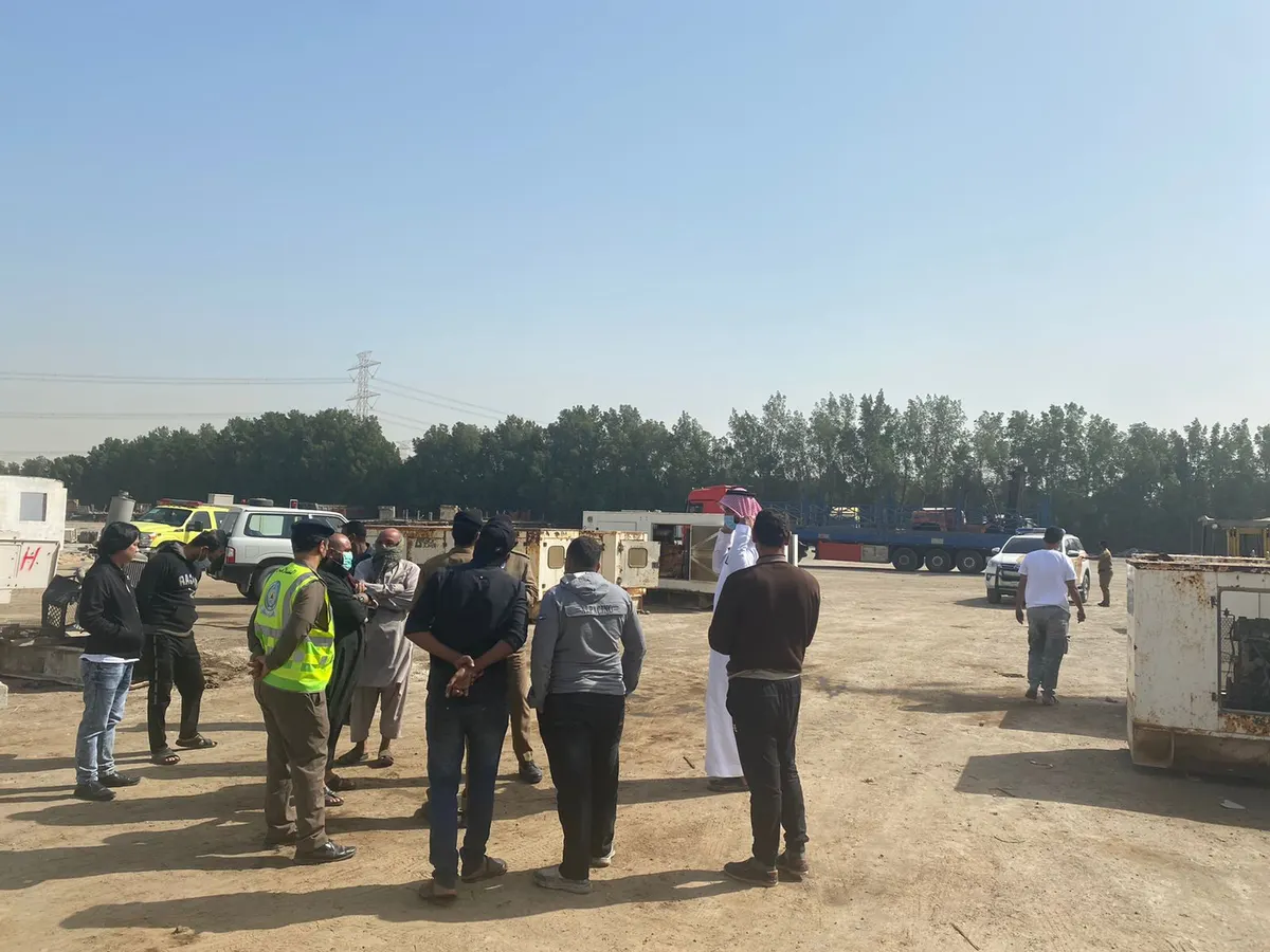 في بدراني القطيف.. حملة تغلق 5 مواقع وتضبط 13 مخالفًا.. وتكشف مصنعًا للدباغة وآخر لإعادة تكرير الزيت