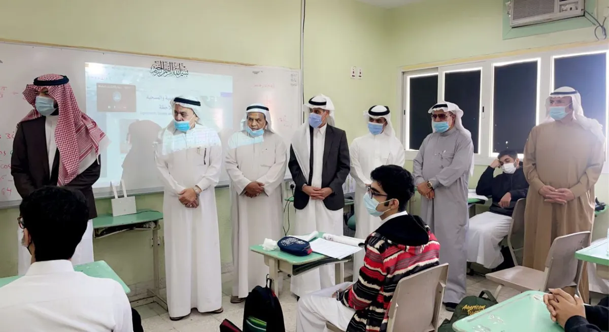 للنتائج التي حققها «ابن القيم» بسيهات من نتائج على مستوى الوطن في اختبارات التحصيلي والقدرات.. المطرود والسيهاتي يدعمان مبادرة التعليم وتشجيع المتفوقين