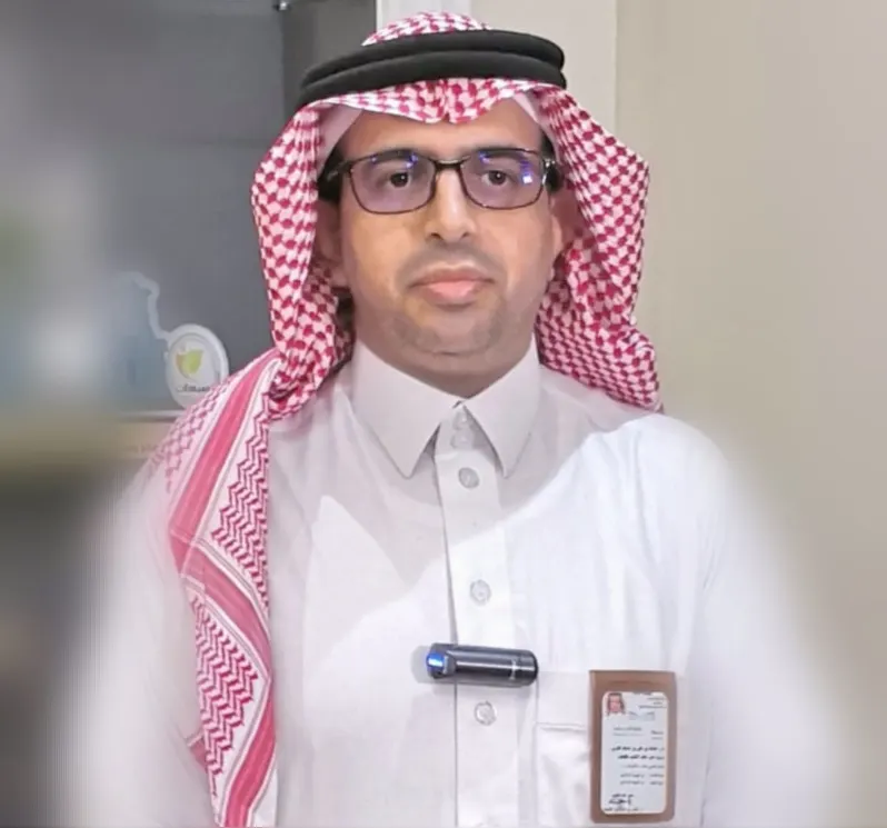 بعد تحقيق عدد من المدارس مراكز متقدمة في قياس.. ثانوية أم الحمام تكرّم مدير تعليم القطيف