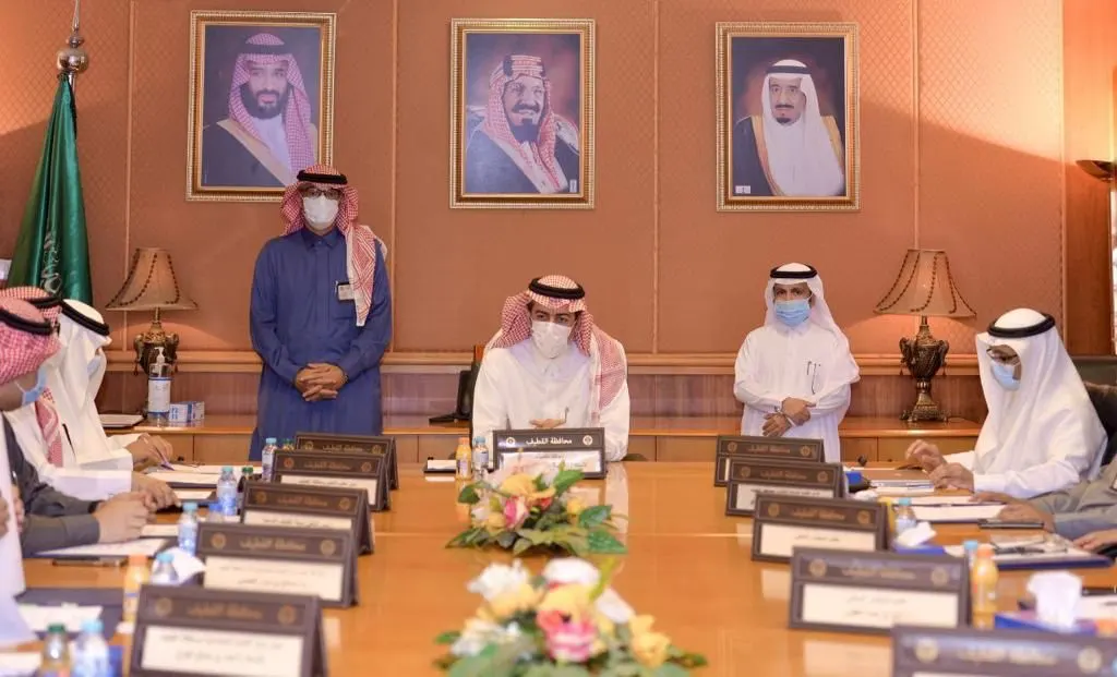  برئاسة محافظ القطيف.. المجلس المحلي يبدأ أولى جلسات الدورة الـ 6 بتسمية اللجان واستعراض الإنجازات