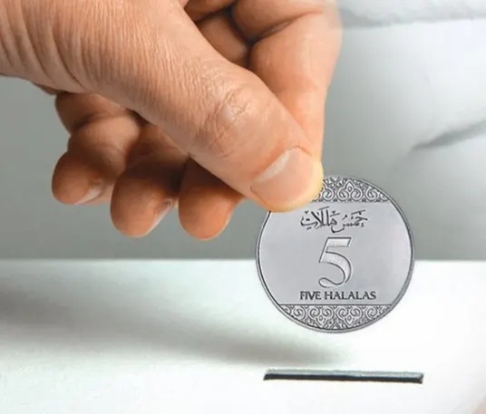في سيهات.. باقي «هلل» عملاء صيدليات إكسير يدعم مستفيدي الجمعية