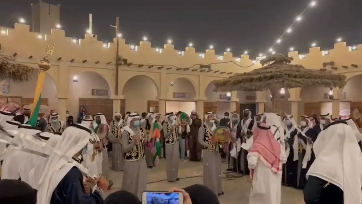 في جولة سياحية وتراثية.. خيرية القطيف تعرف 25 يتيمًا على معالم الأحساء
