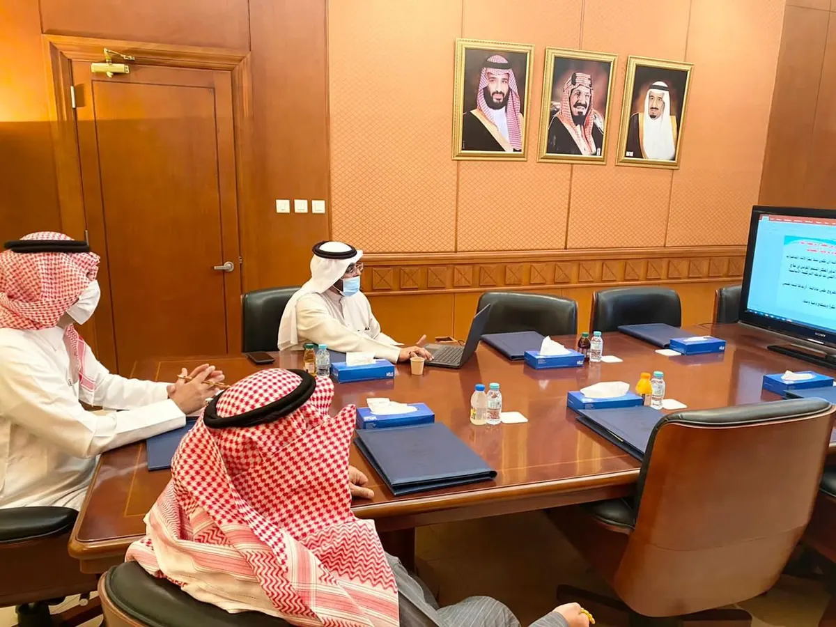 محافظ القطيف يطلع على برامج وإنجازات «أدبي الشرقية»