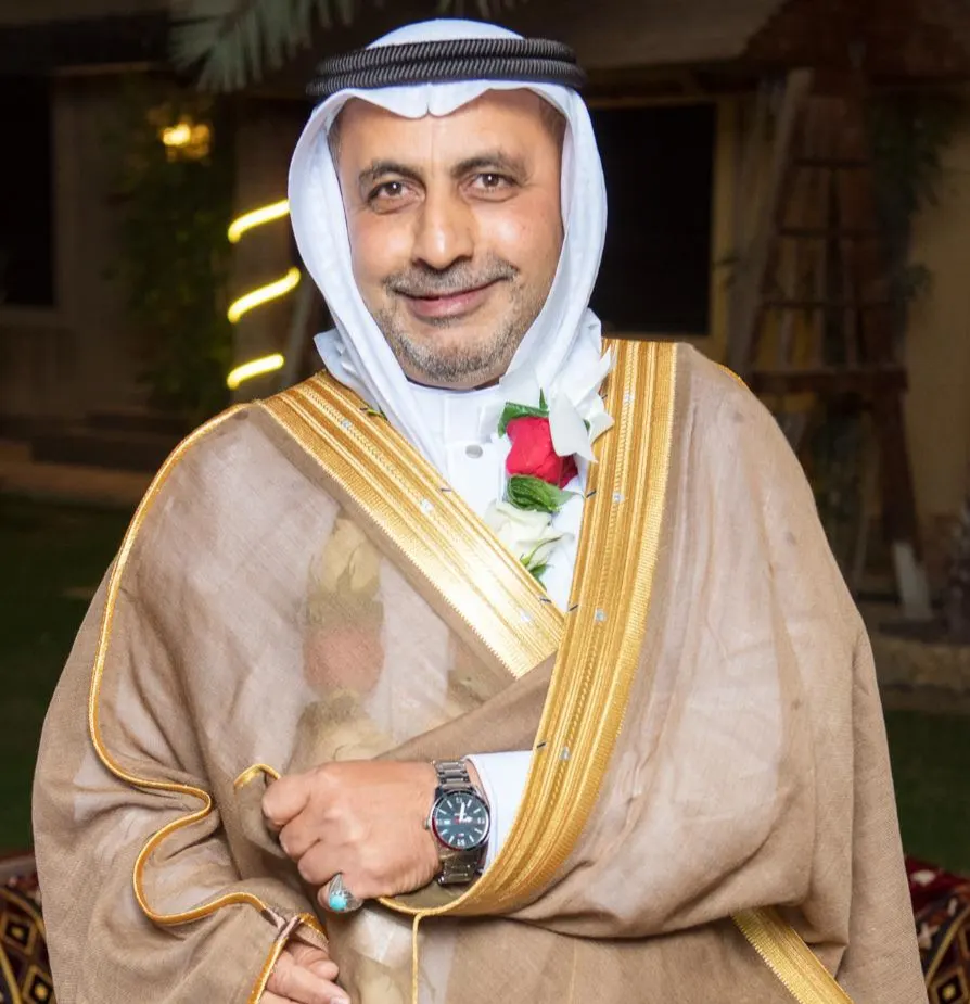 بعد 35 عامًا من العطاء .. جعفر الطيّار بأم الحمام تكرّم المعلم «حسين آل حماد»