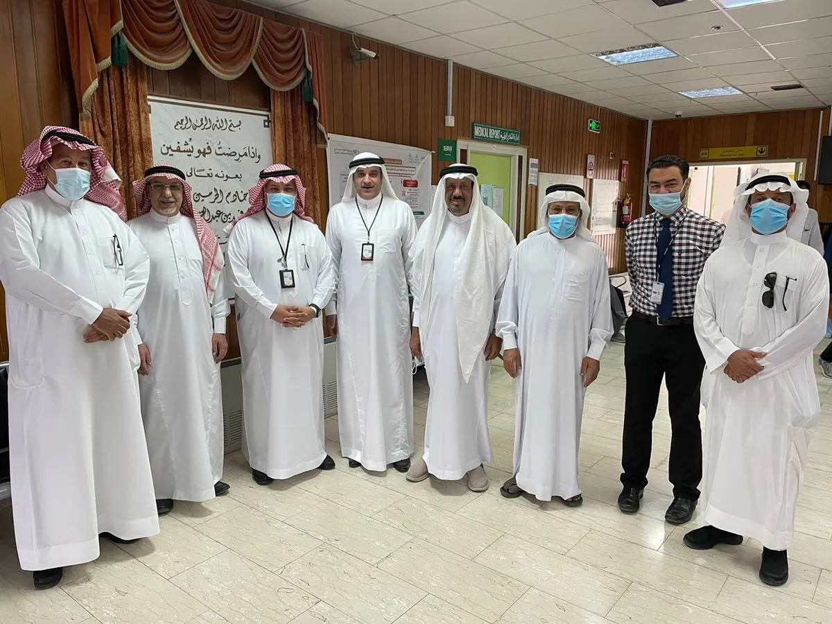 لمناقشة استكمال تحويل مركز صحي العوامية من فئة «ب» إلى «مركز قطاع».. لجنة الخدمات بالجمعية يلتقون الدكتور رياض الموسى