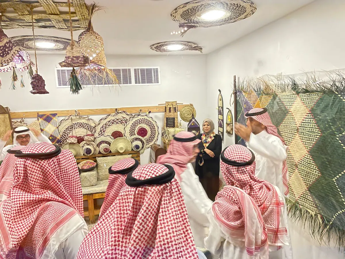 في يوم تراثي أدبي ثقافي شارك به مدير جامعة «البترول».. القطيف تشعل ذكريات الحنين للماضي لـ خريجي «1976»