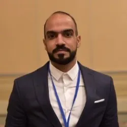 من القطيف.. نذير العسيّف مهندس ميكانيكي برتبة مصور فوتوغرافي.. هاوٍ منحته «حاملة الخبز» الكشميرية جائزة سوني العالمية