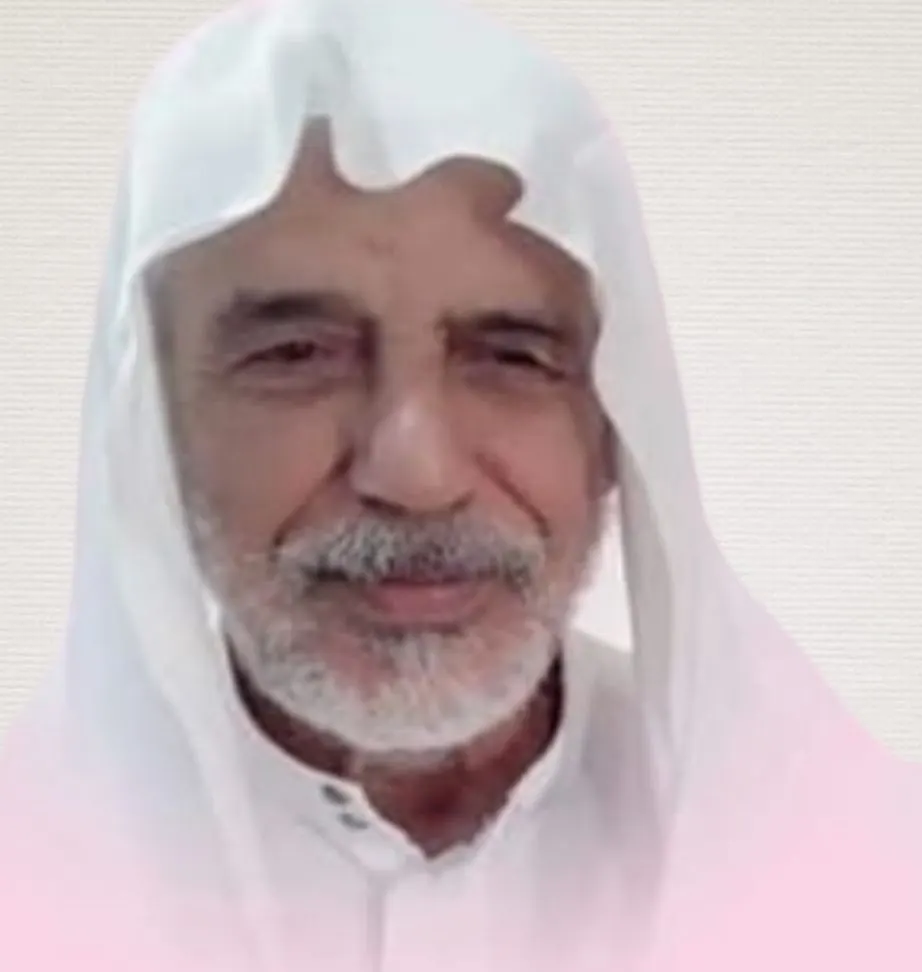 في العوامية.. بعد أن رافق صوت الحق 50 عامًا.. إدراة مسجد الإمام المنتظر تكرم المؤذن الحاج علي محمد الخباز
