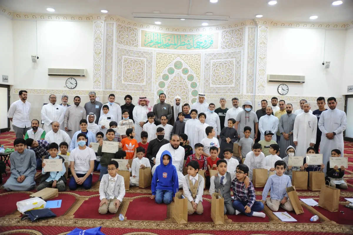 في الجش.. مسجد الإمام المهدي يحتضن 45 ناشئًا لتعلم الصلاة