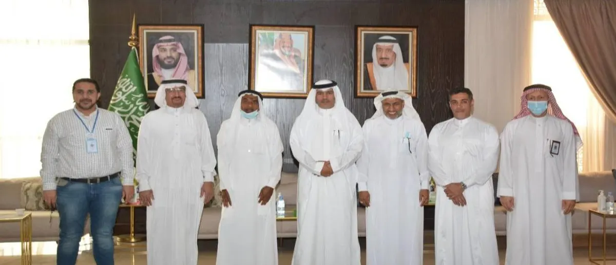 في لقائهم برئيس بلدية القطيف.. أهالي الجارودية يطالبون بأرض للترفيه وإنتر لوك للحارات والأزقة