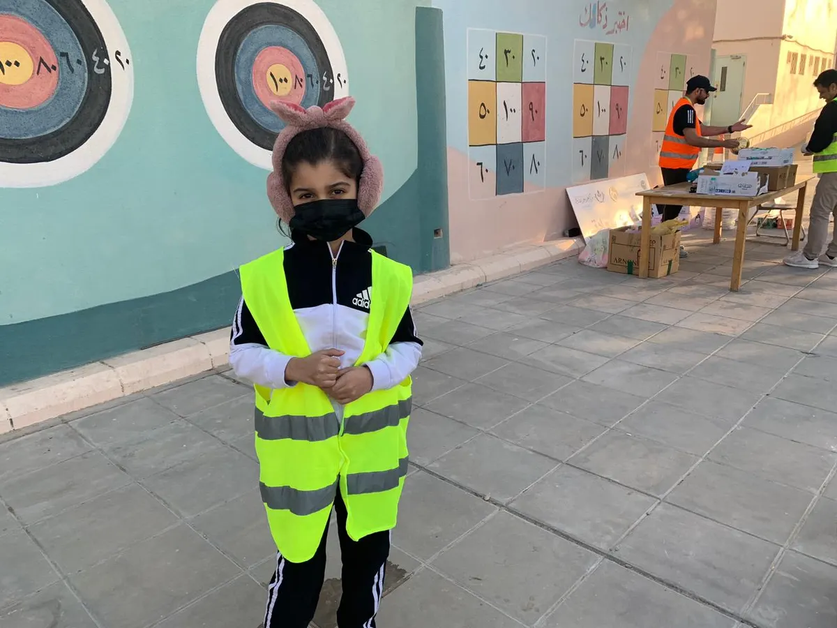 «لمسة خضراء» بيد ابنة الثامنة بتول السدرة.. تشارك متطوعي «بيتي بستاني» في غرس 250 شتلة بسيهات