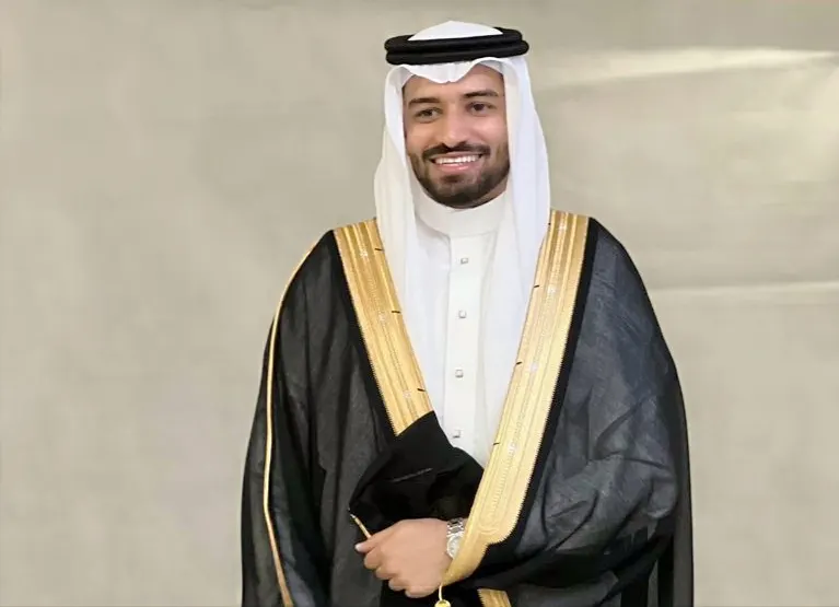 في القطيف .. القفص الذهبي يجمع عائلتي «أبو السعود» و«الخنيزي»