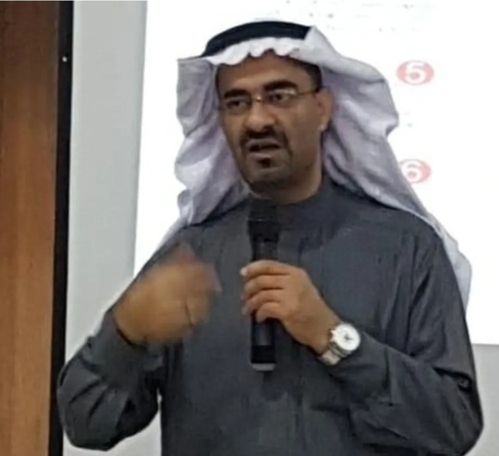 في العوامية.. علي الطويل يثقف بطرق الوقاية والسلامة المنزلية