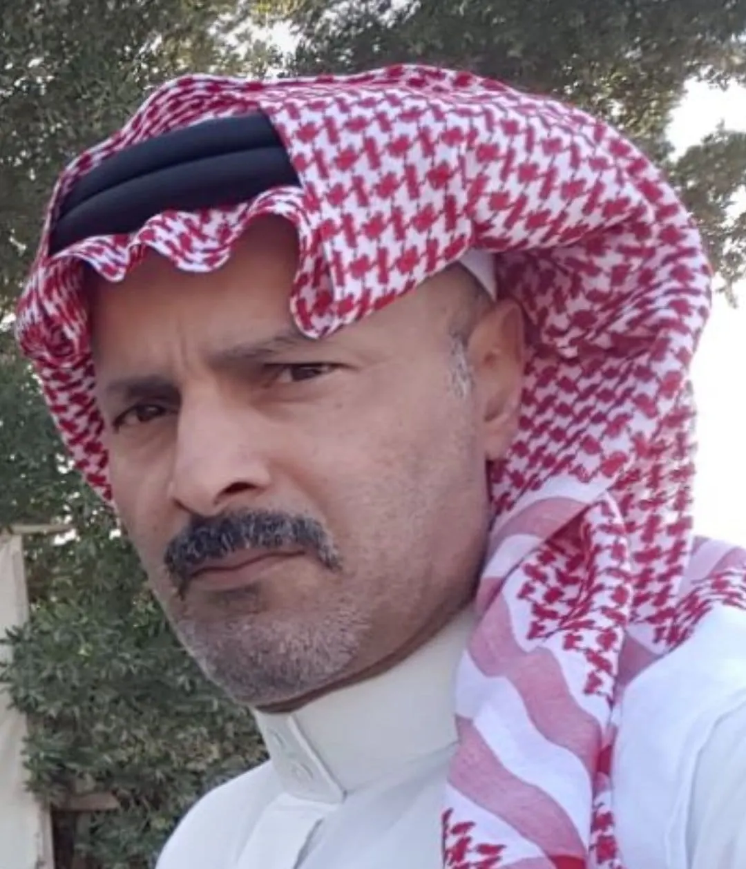 على ظلّ أسلافه.. الشاعر المسكين يُجسّد القدوة في إصداره «نجيب القلب» مُتغنيًا بشخصية السيهاتي