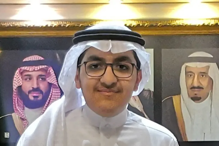 من صفوى.. تعليم القطيف يكرّم «سجاد المادح» نظير تحقيقه المركز الأول بمسابقة أمير منطقة الرياض لحفظ القرآن الكريم