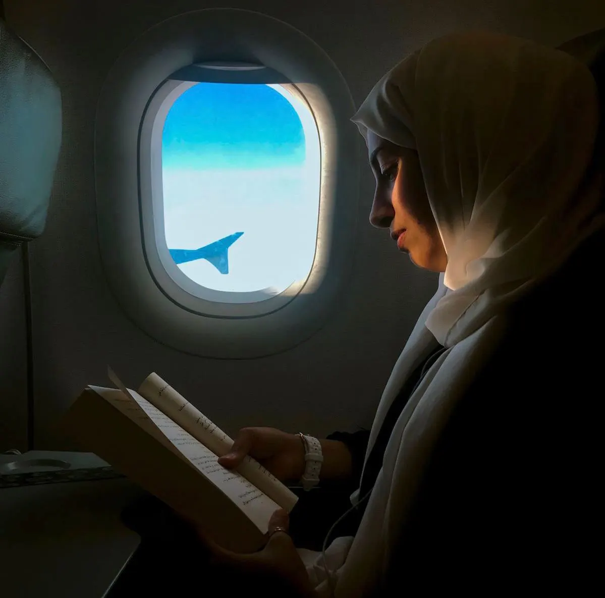 من الجش.. عدسة ماريا الموسى تفتتح المقاهي والفلل والمخابز.. وفي «ألوان» توجت كأول امرأة سعودية عن تصوير الأفلام