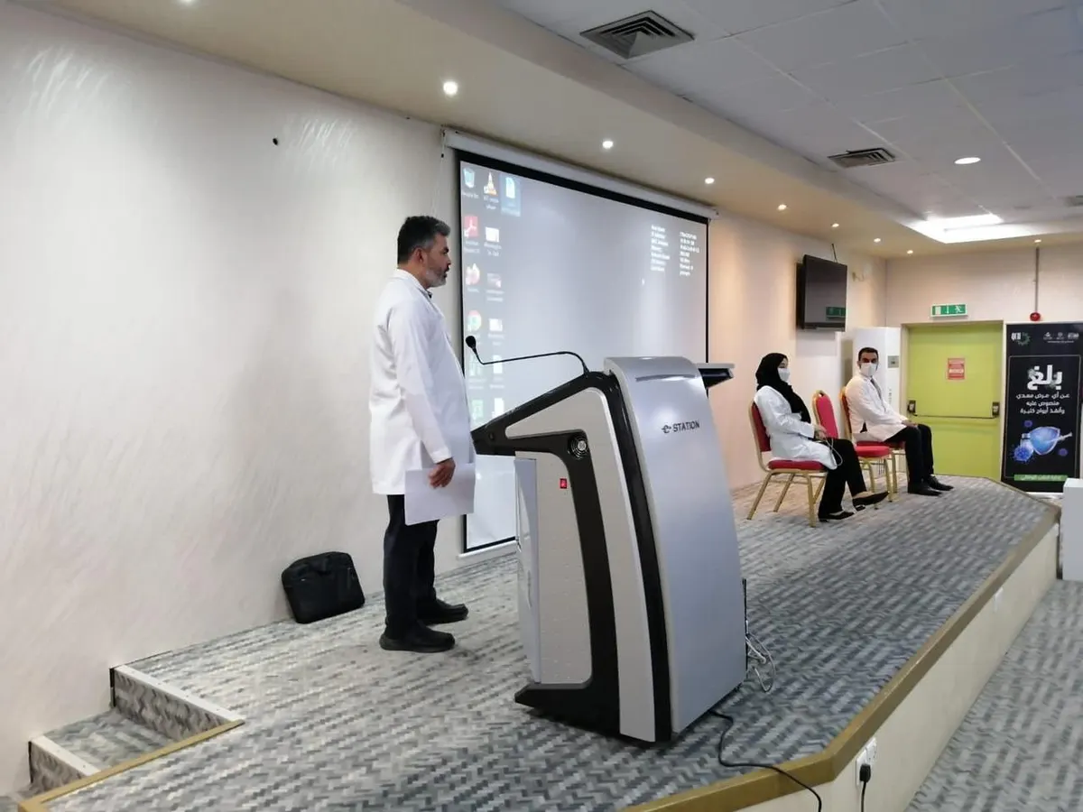 بمحاضرة توعوية.. مركزي القطيف يرفع وعي منسوبيه تجاه «جدري القرود»