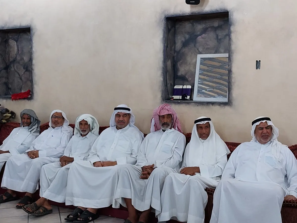 في التوبي.. عوامية بايكرز يتعرف على «نادي كبار السن».. ويكرّم عددًا من رواده
