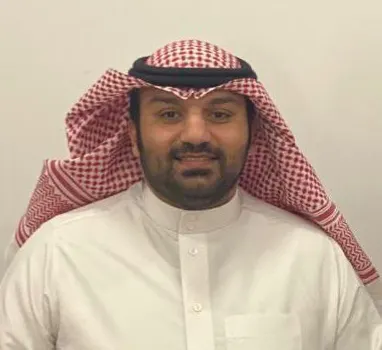 لجهوده في تفعيل مهام لجنة التميز بالمدرسة السعودية الثانوية.. تعليم الأحساء يكرّم «علي الصادق»