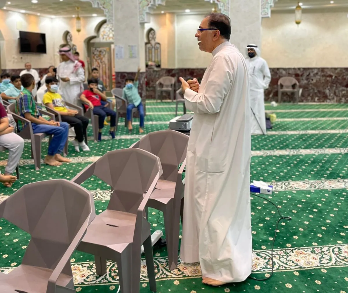 في الجش.. فؤاد الحمود يدرّب الناشئين على «كيف نتكلم»