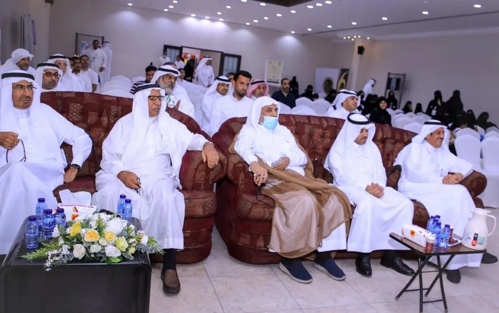 بحضور 93 مشاركًا في أم الحمام.. سعيد آل شبيب يدير المشكلات الزوجية وسلمان آل عباس يضيء «فلاشات صحية»