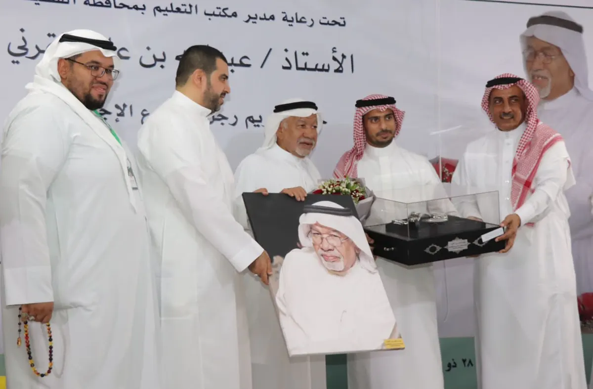 من الاثنين إلى الاثنين.. 10 أعوام من العطاء تتوّج بالتكريم.. الحاج منصور الكبيش متطوّع عرفته سيهات بعد حادثة «دهس الخندق»