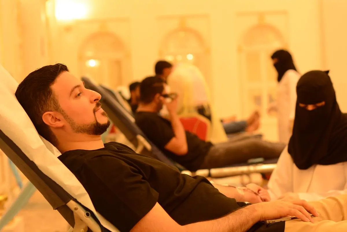في القطيف.. 481 متبرعًا بالدم يسدلون ستار «بها نحيا».. وجنسيات مختلفة تدعم الحملة