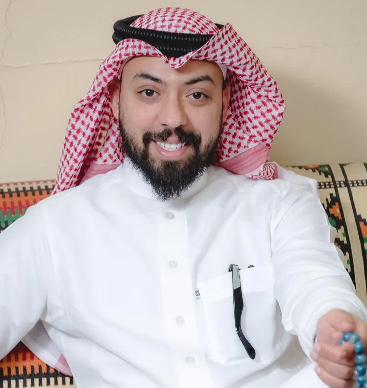من العوامية.. الصدى الخالدُ في المرآة تهدي الشاعر حسين آل عمّار المركز الأول في النسخة الثانية لـ مراقي المُجتبى