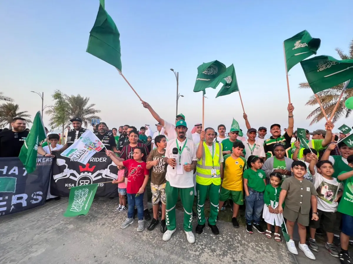 مشاة سيهات يحولون واجهة الغدير البحرية إلى كرنفال احتفاء بـ اليوم الوطني