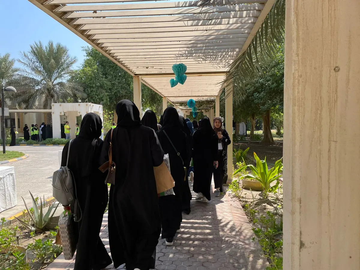 في سيهات.. العطاء النسائية في زيارة كبار السن