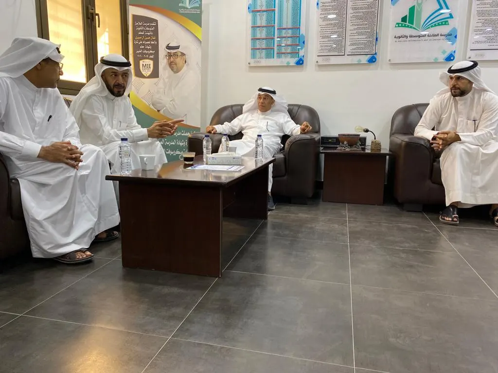شراكة مجتمعية تجمع الملاحة المتوسطة والثانوية مع جمعية التنمية الأهلية بالملاحة