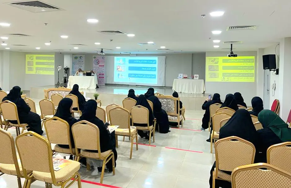 في ضيافة «إيلاف تاروت».. استشاري يعالج اختلال العلاقة الزوجية بترك العناد.. ويوصي الآباء: كن ما تريد أن يكون عليه ابنك
