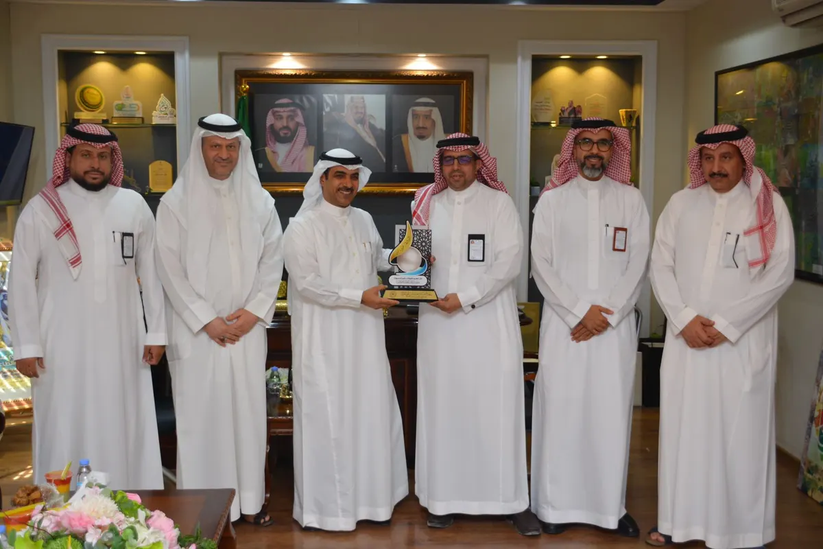خلال تكريم فريق عمل الدانات.. «تعليم القطيف» و«جمعية سيهات» يبحثان سبل تعزيز الشراكة المجتمعية