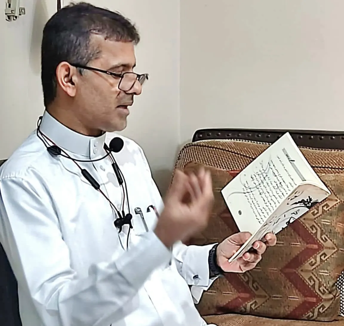 من القديح.. في احتفاء أدبي في سيهات.. الكاتب جمال الناصر يغرق في التيه