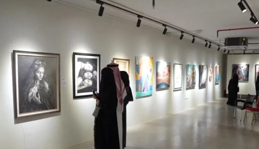 في تقاسيم.. فرشاة تشكيليات القطيف ترسم حواء وتجسد موضوعاتها المختلفة