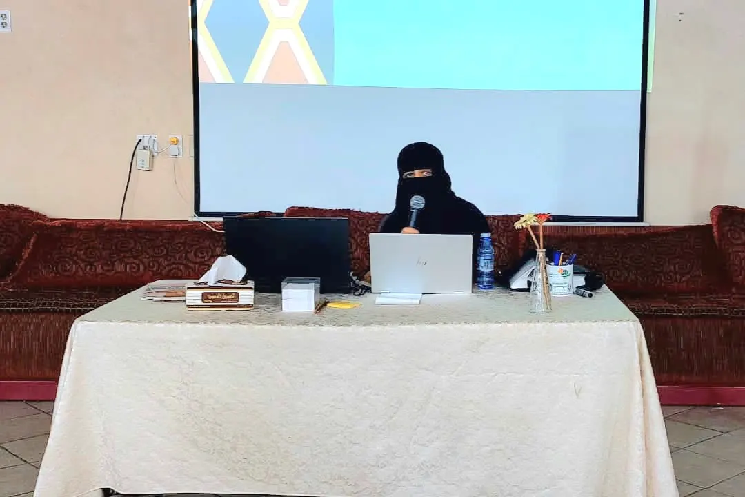 في نادي كبار السن بالتوبي.. استشارية تقدم توصيات ومقترحات تطويرية وتحاكي دور رعاية المسنين المحلية والخليجية